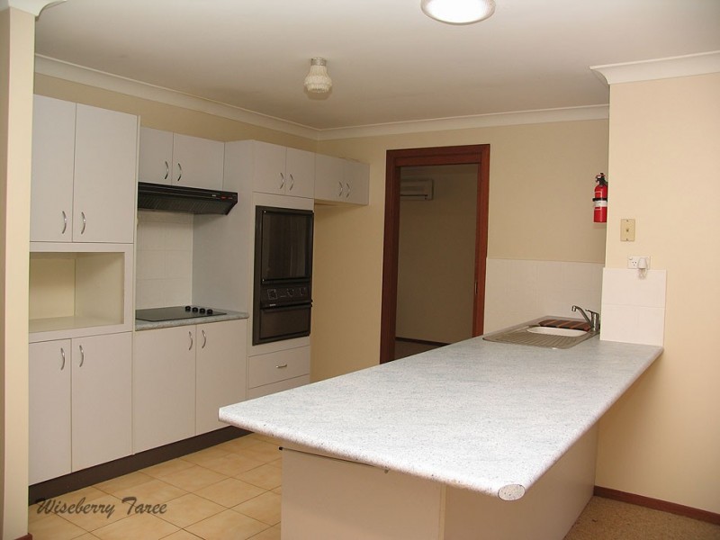 12 Molong Road, Old Bar NSW 2430