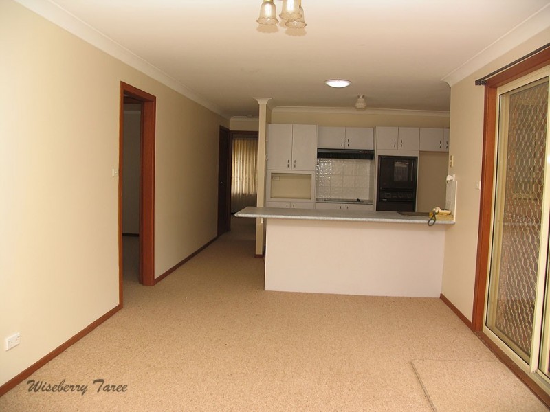 12 Molong Road, Old Bar NSW 2430