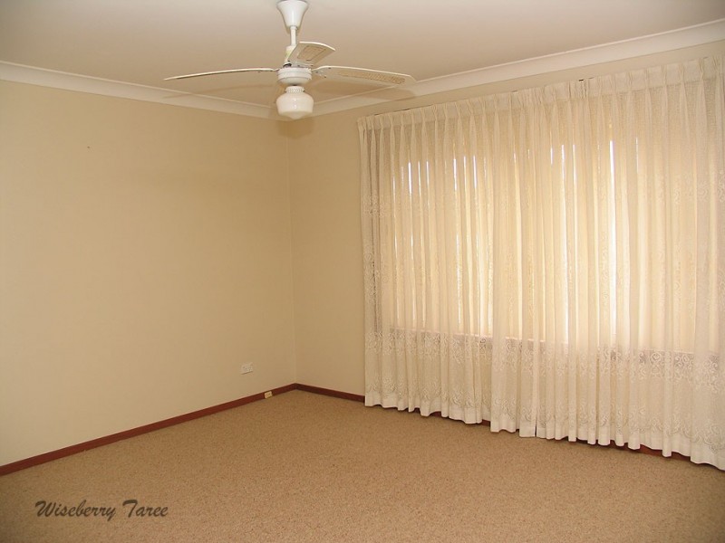 12 Molong Road, Old Bar NSW 2430
