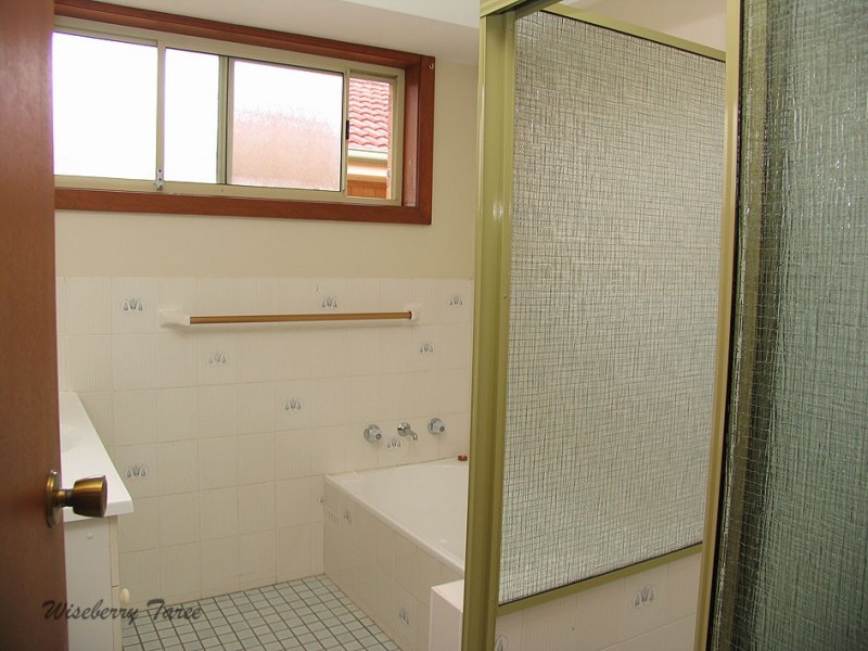 12 Molong Road, Old Bar NSW 2430