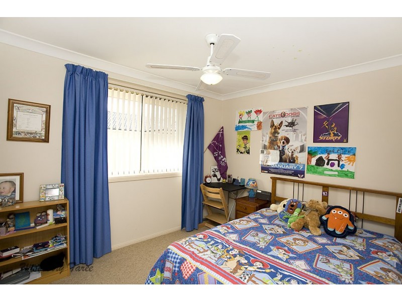 4 Flagtail Avenue, Old Bar NSW 2430