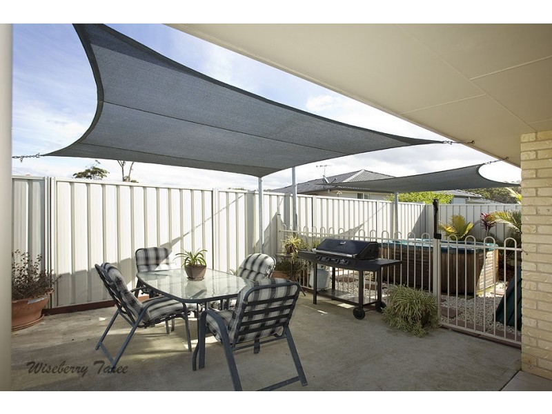 4 Flagtail Avenue, Old Bar NSW 2430