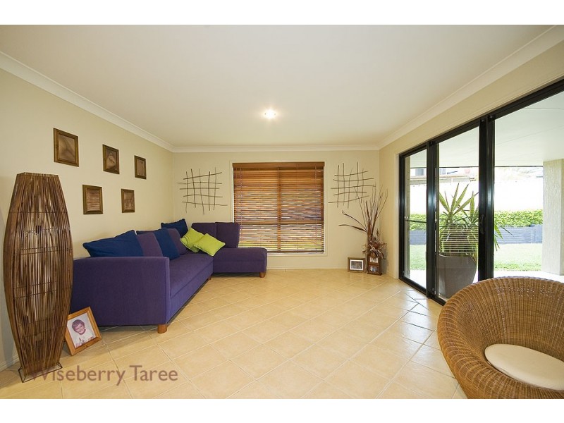 25 Shantull Drive, Wallabi Point NSW 2430