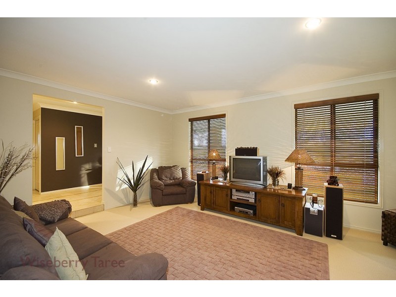 25 Shantull Drive, Wallabi Point NSW 2430