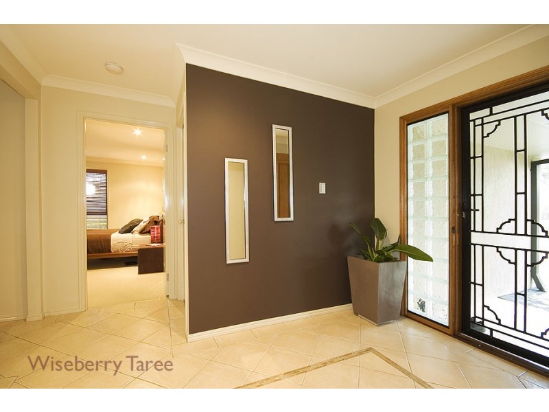 25 Shantull Drive, Wallabi Point NSW 2430