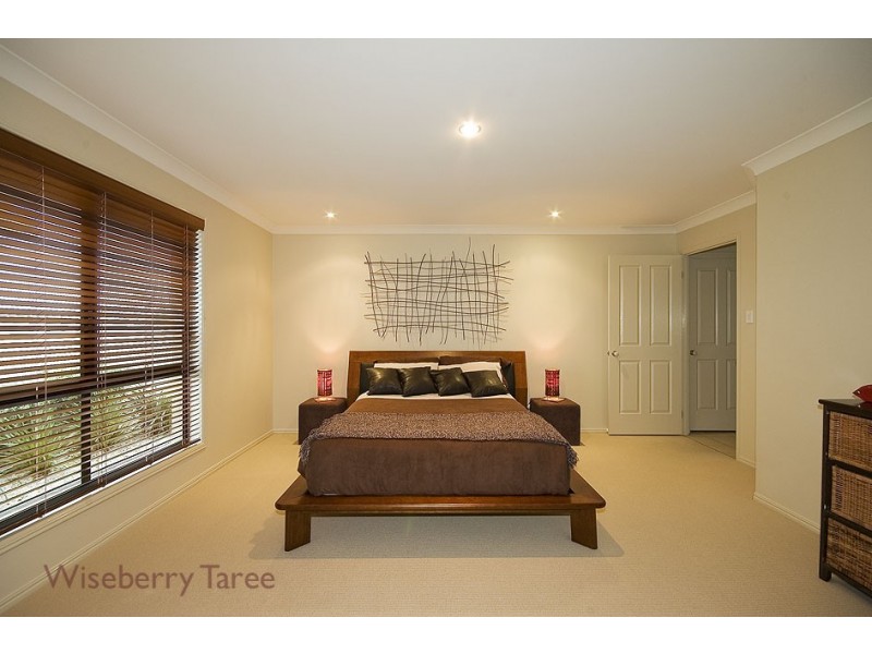 25 Shantull Drive, Wallabi Point NSW 2430
