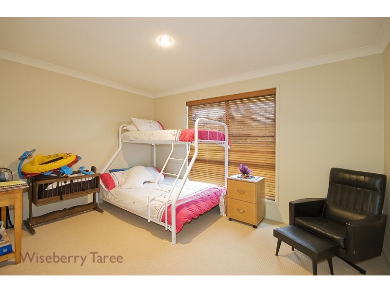 25 Shantull Drive, Wallabi Point NSW 2430