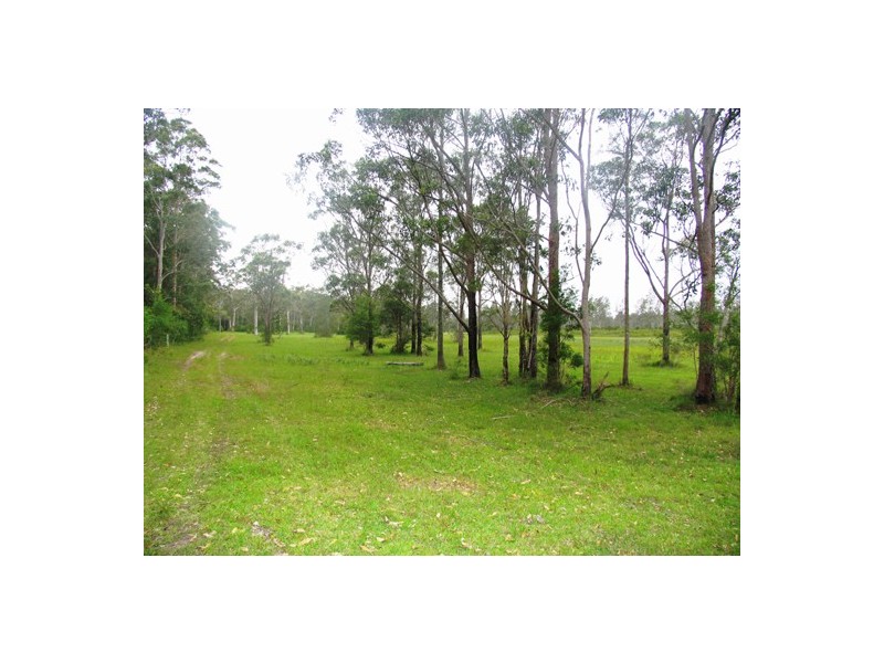 555 Follies Road, Old Bar NSW 2430