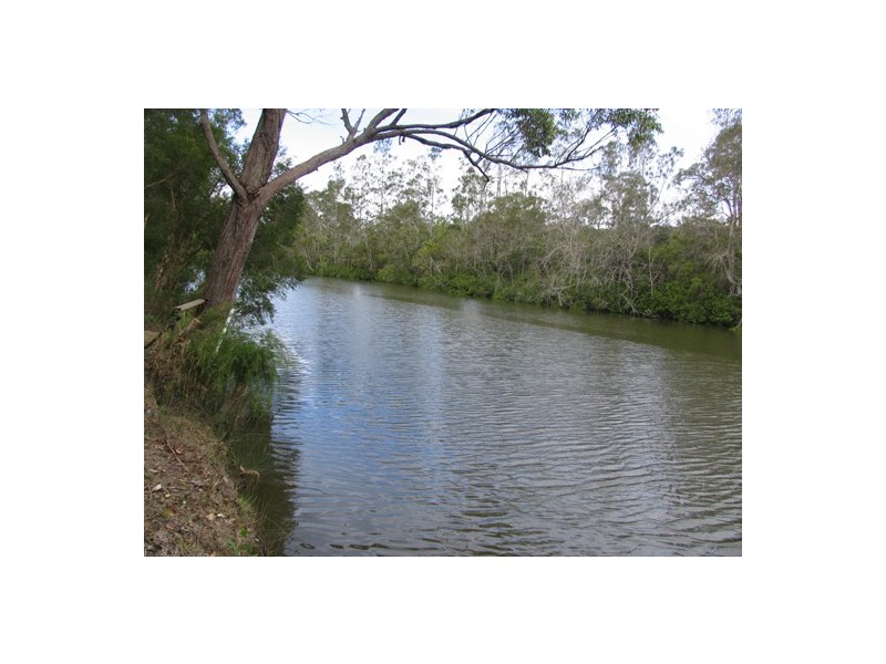 98 South Herron Road, Old Bar NSW 2430