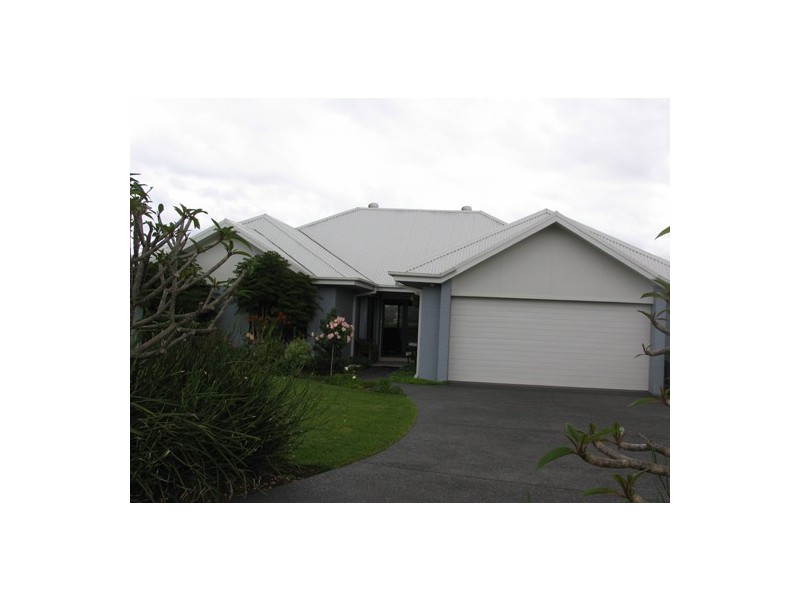 4 John Armstrong Close, Taree NSW 2430