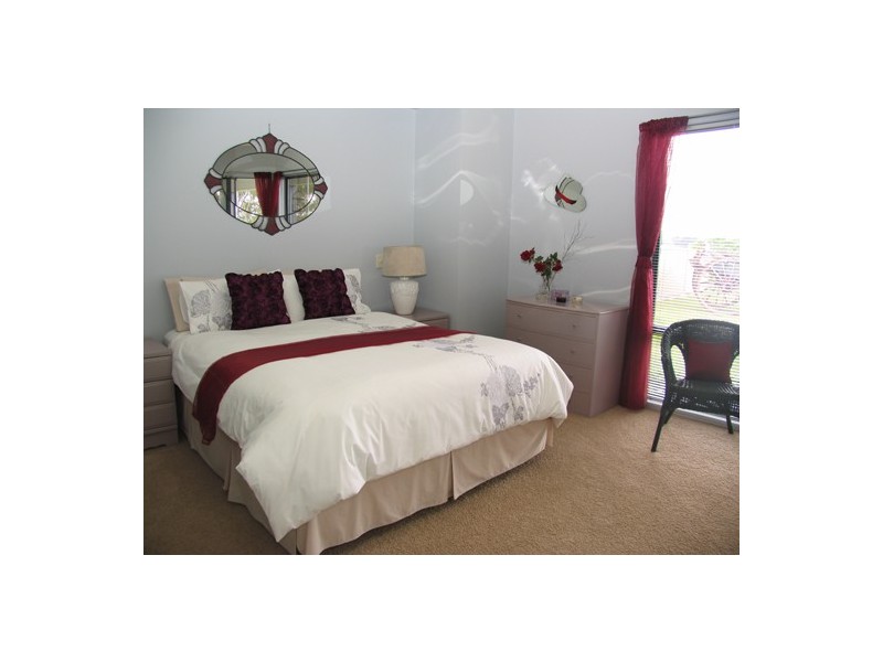 4 John Armstrong Close, Taree NSW 2430