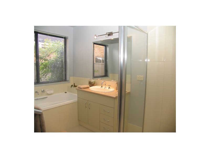 4 John Armstrong Close, Taree NSW 2430