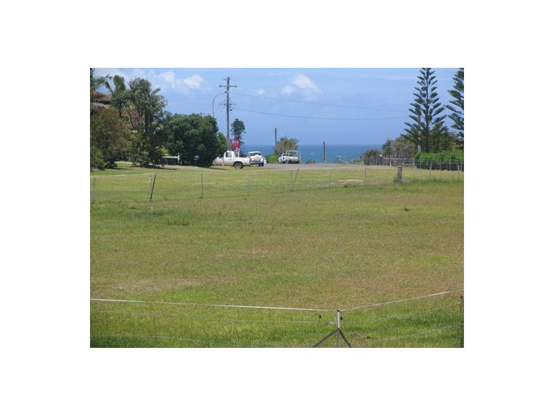3 Seaspray Circuit, Wallabi Point NSW 2430