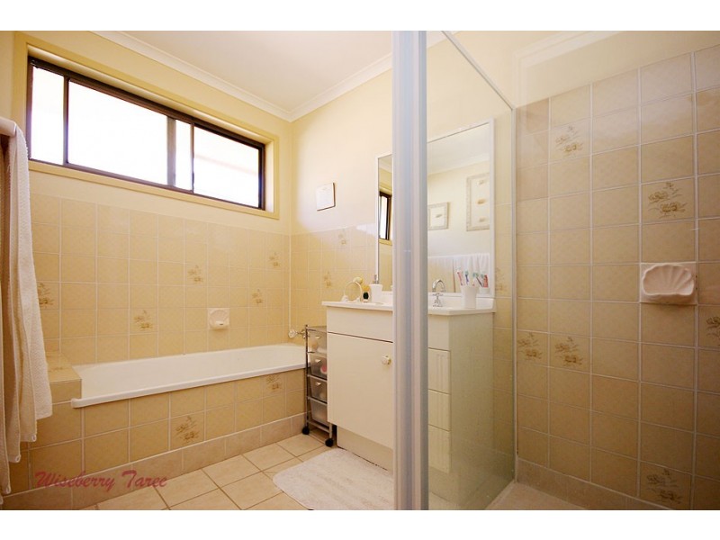 9 Lawson Crescent, Taree NSW 2430