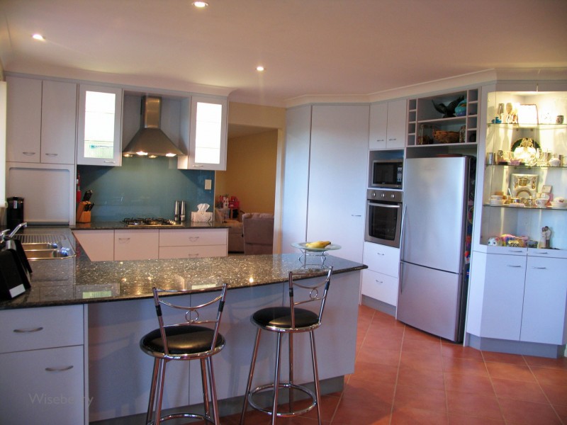 17 Jonell Heights, Pampoolah NSW 2430