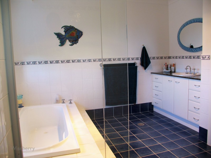 17 Jonell Heights, Pampoolah NSW 2430