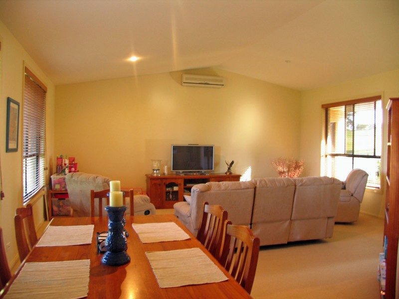 17 Jonnell Heights, Pampoolah NSW 2430
