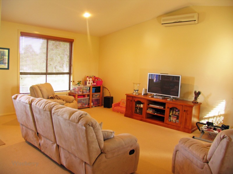 17 Jonnell Heights, Pampoolah NSW 2430