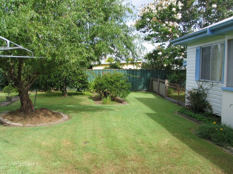 19 Railway Parade, Taree NSW 2430