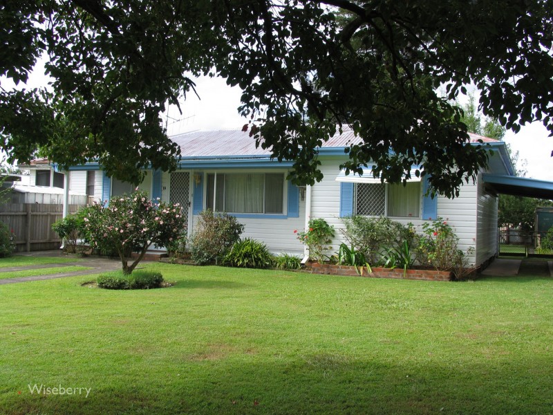 19 Railway Parade, Taree NSW 2430
