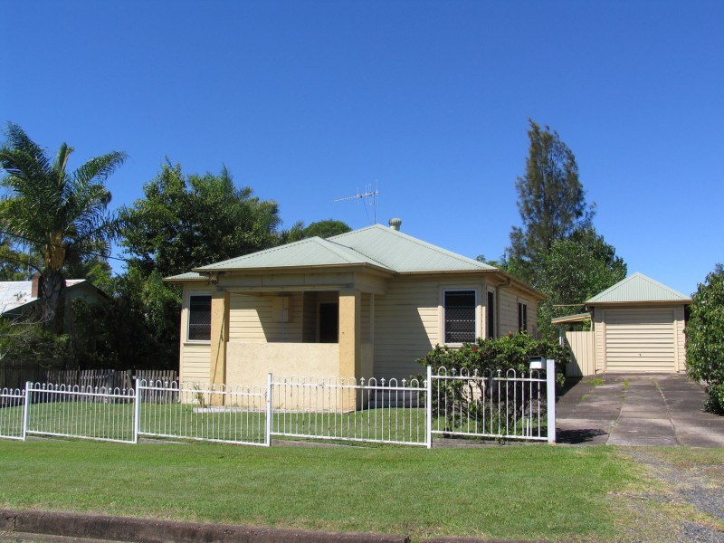 16 Campbell Street, Taree NSW 2430
