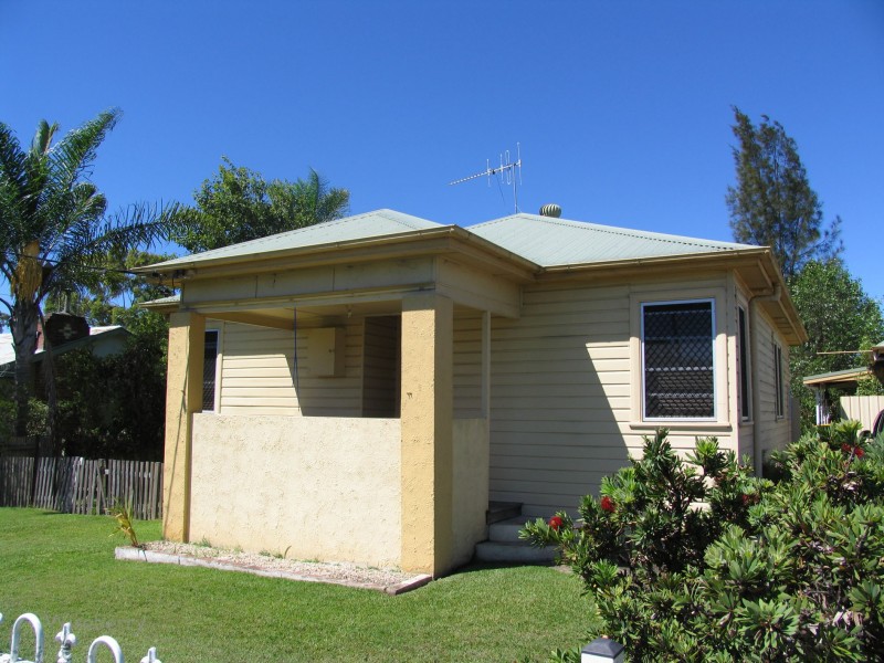 16 Campbell Street, Taree NSW 2430
