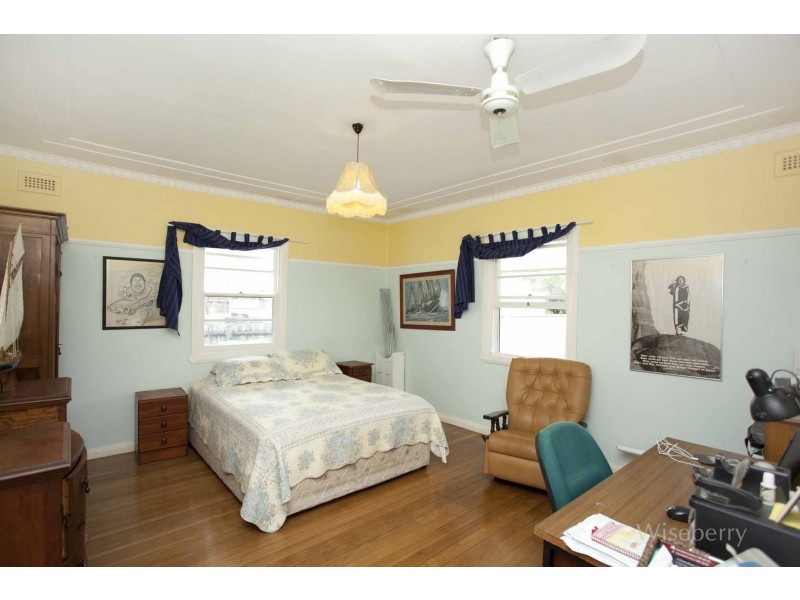 1 Bahtoo Parade, Taree NSW 2430