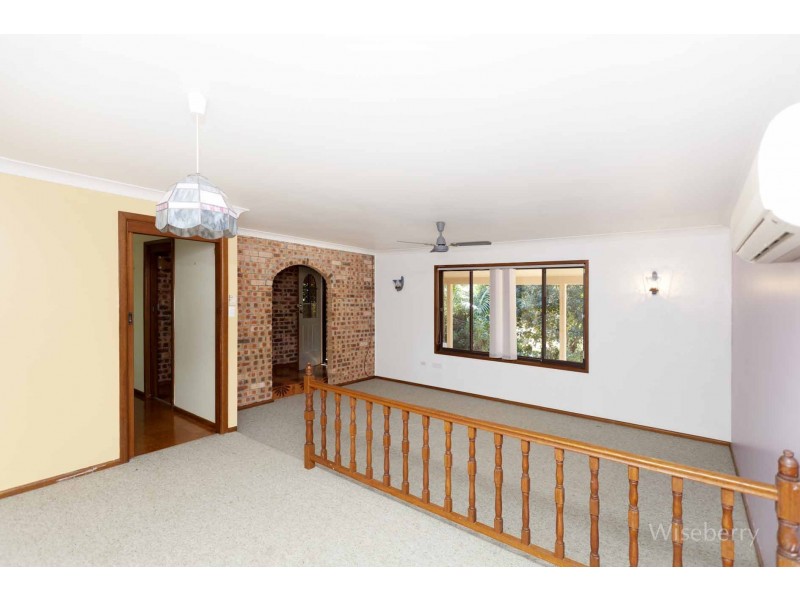 128 Old Bar Road, Old Bar NSW 2430
