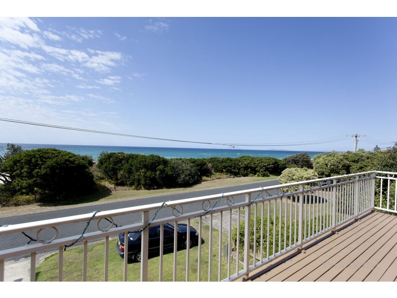 35 Pacific Parade, Old Bar NSW 2430