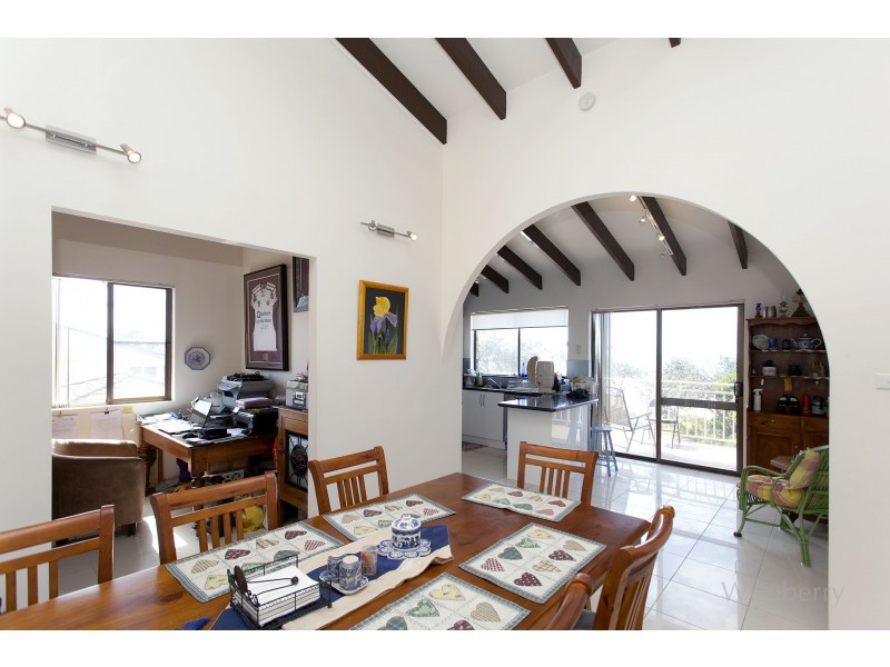 35 Pacific Parade, Old Bar NSW 2430