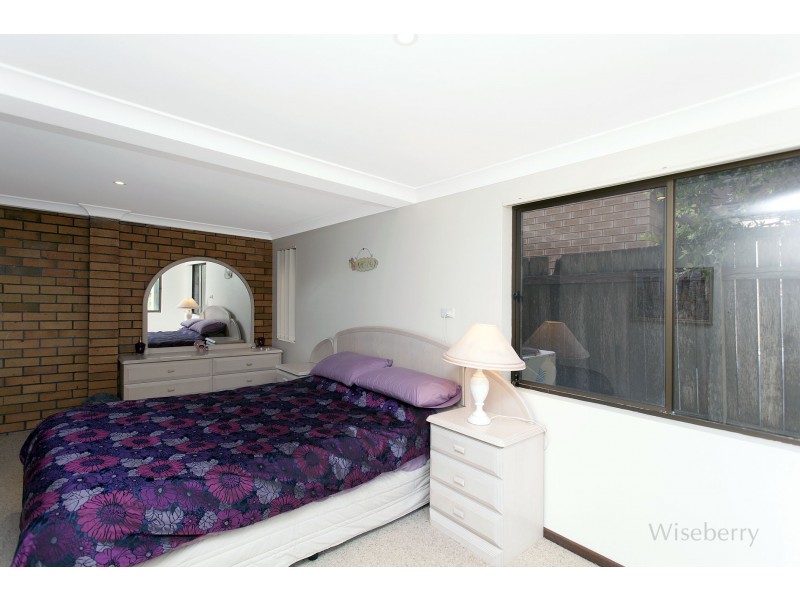 35 Pacific Parade, Old Bar NSW 2430