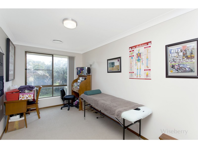 35 Pacific Parade, Old Bar NSW 2430