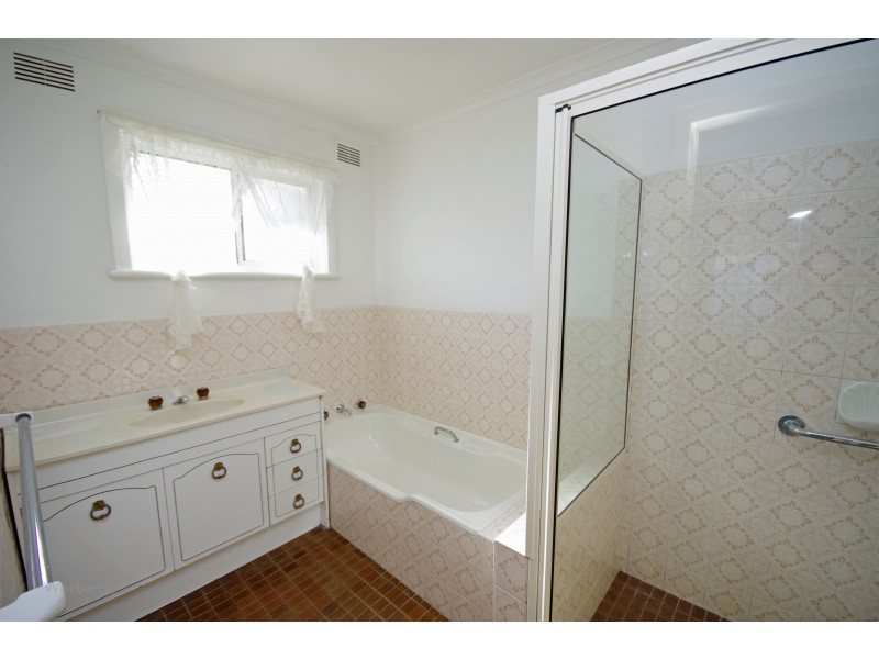 10 Kanangra Drive, Taree NSW 2430