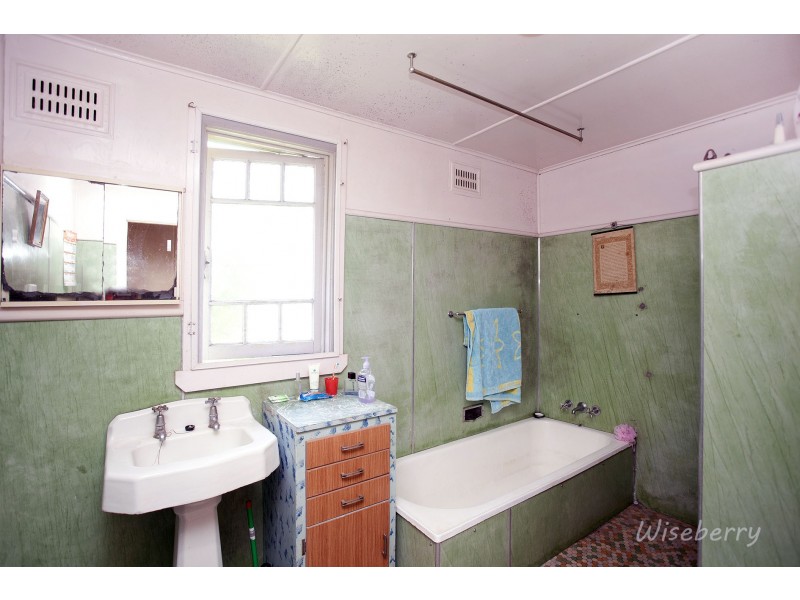 13 Florence Street, Taree NSW 2430