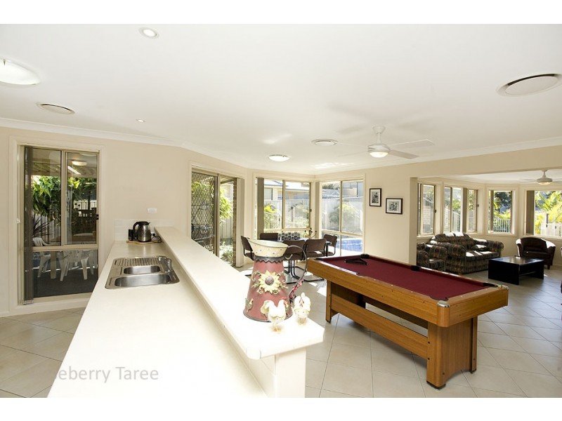 17 John Hall Drive, Taree NSW 2430