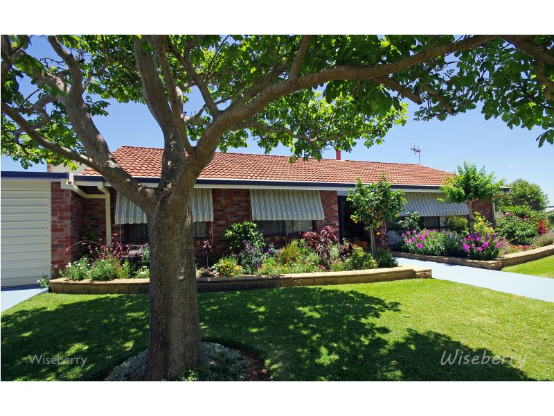 25 Richardson Street, Old Bar NSW 2430