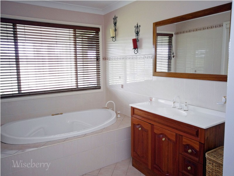 700 Manning Pont Road, Oxley Island NSW 2430