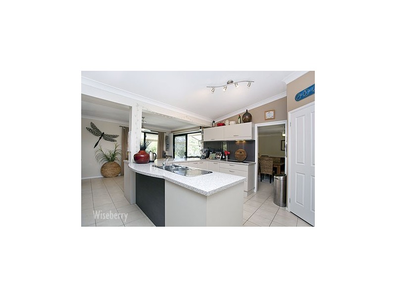 52 Gracelands Place, Pampoolah NSW 2430