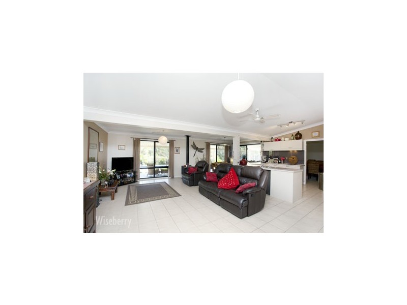 52 Gracelands Place, Pampoolah NSW 2430