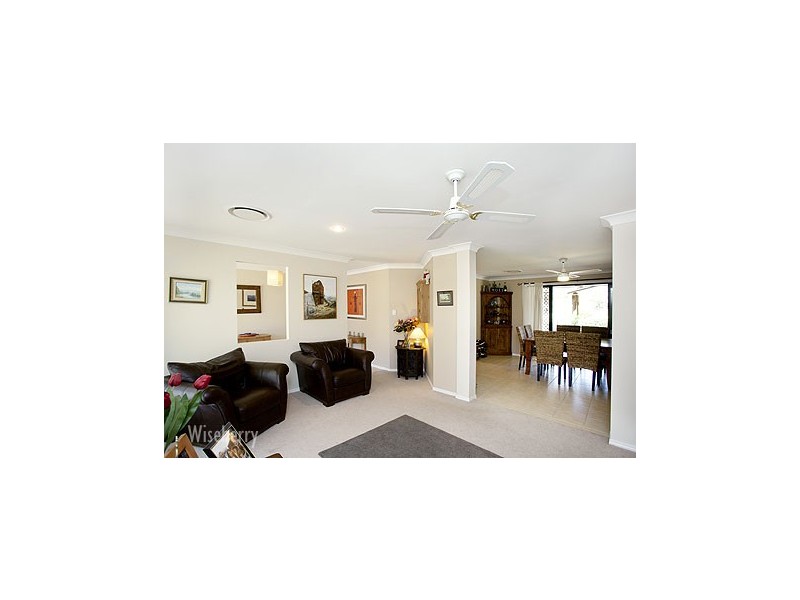 52 Gracelands Place, Pampoolah NSW 2430