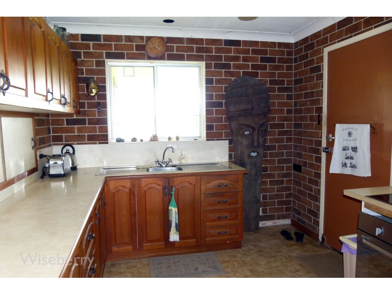 424 Careys Road, Hillville NSW 2430