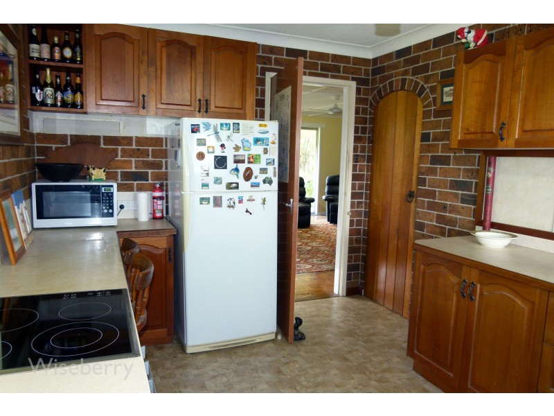 424 Careys Road, Hillville NSW 2430