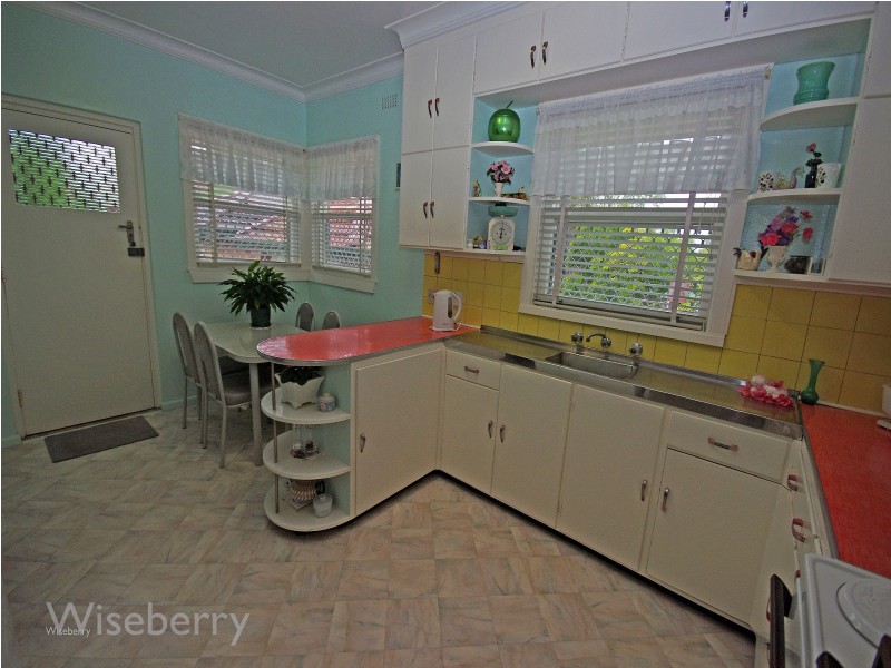 6 Hinten Cresent, Taree NSW 2430