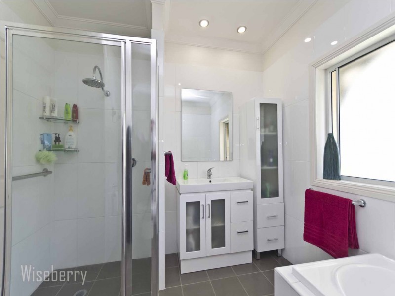 17 Grandis Parade, Taree NSW 2430