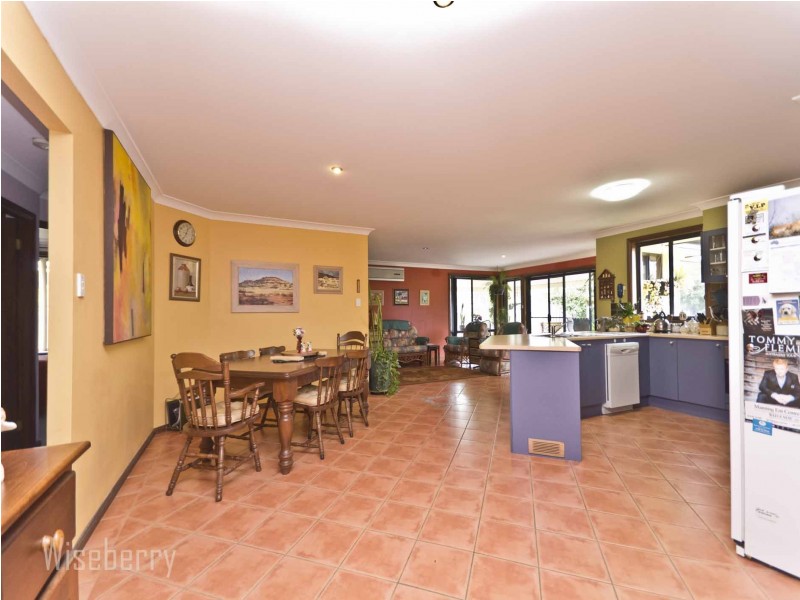 2 Bluehaven Drive, Old Bar NSW 2430