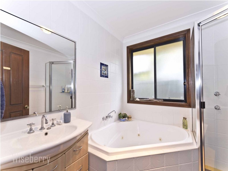 2 Bluehaven Drive, Old Bar NSW 2430