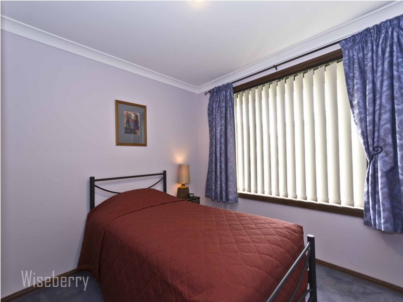 2 Bluehaven Drive, Old Bar NSW 2430