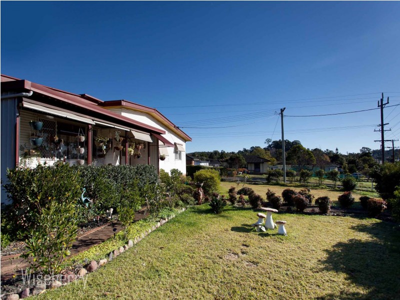 28 Kanangra Drive, Taree NSW 2430