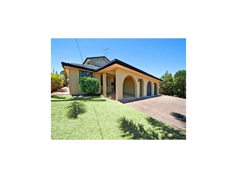 38 Merrimac Blvd, Broadbeach Waters QLD 4218