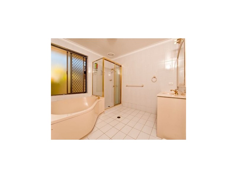 38 Merrimac Blvd, Broadbeach Waters QLD 4218